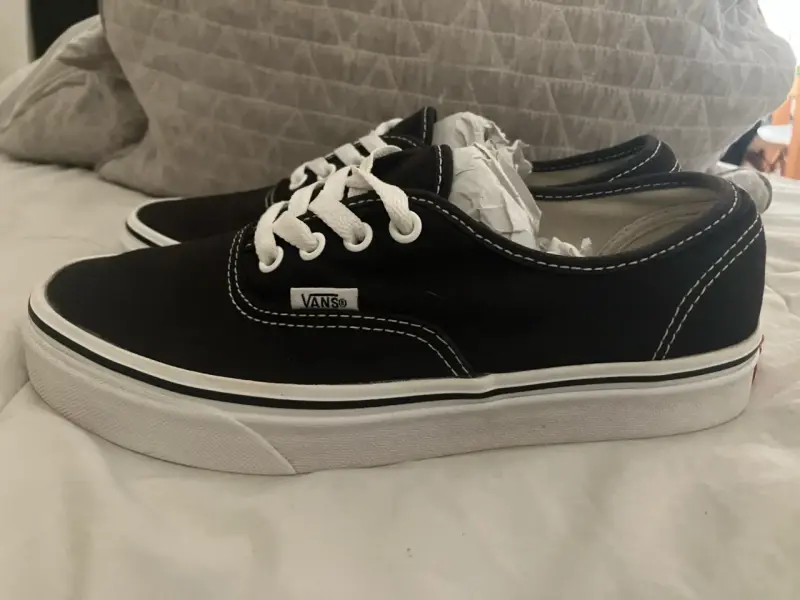 Zapatillas Vans negras clásicas - 2