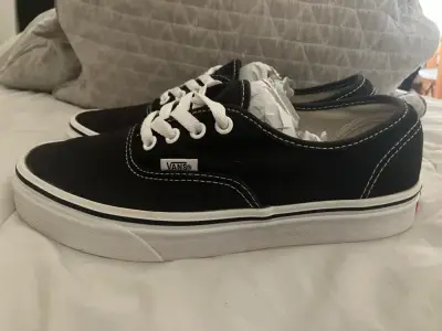 Zapatillas Vans negras clásicas - miniatura 2