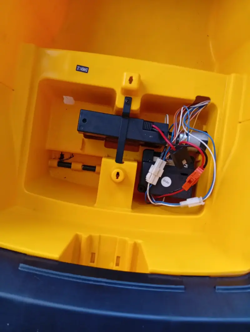 Auto léctrico para niños Mini Cooper amarillo - 4