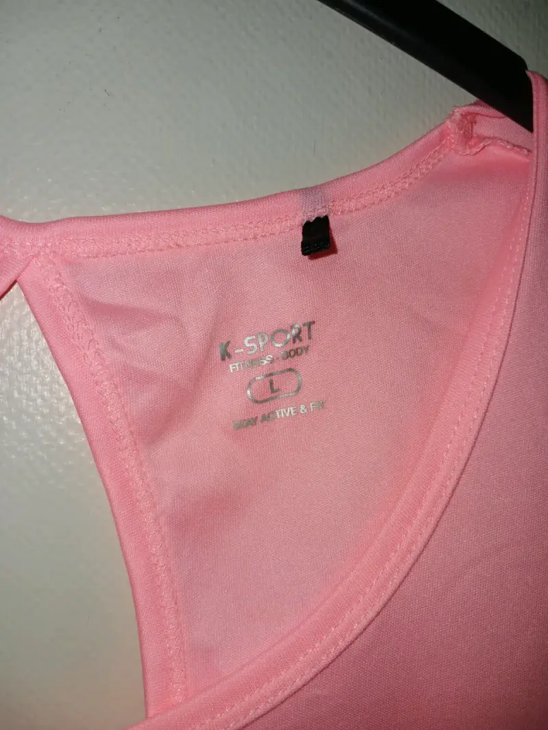 Polera deportiva rosa, talla L. - 2