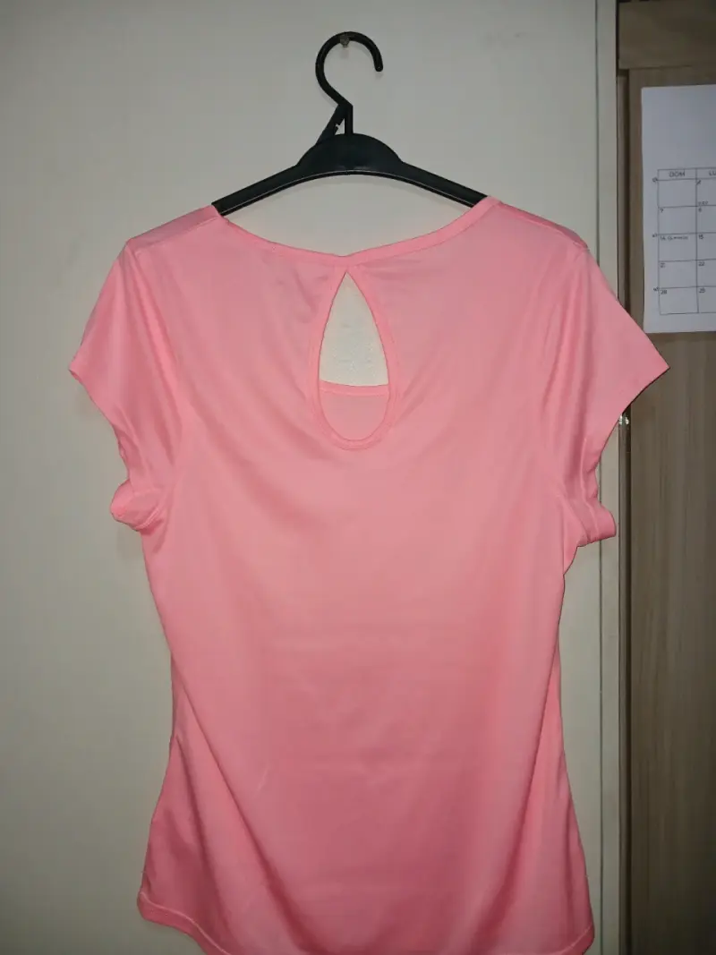 Polera deportiva rosa, talla L. - 3