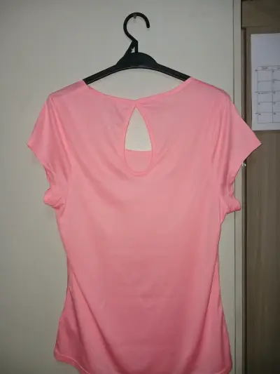 Polera deportiva rosa, talla L. - miniatura 3