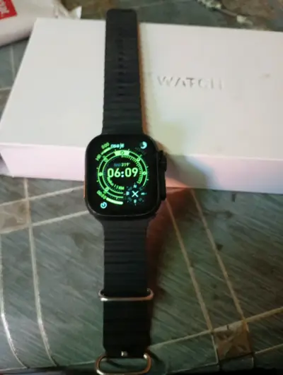 Reloj inteligente Apple Watch con correa negra - miniatura 2