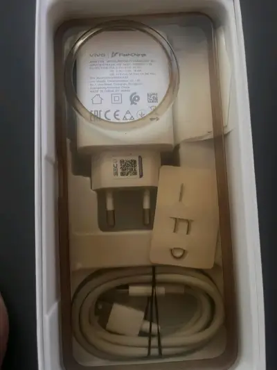Cargador Vivo FlashCharge casi nuevo - miniatura 1