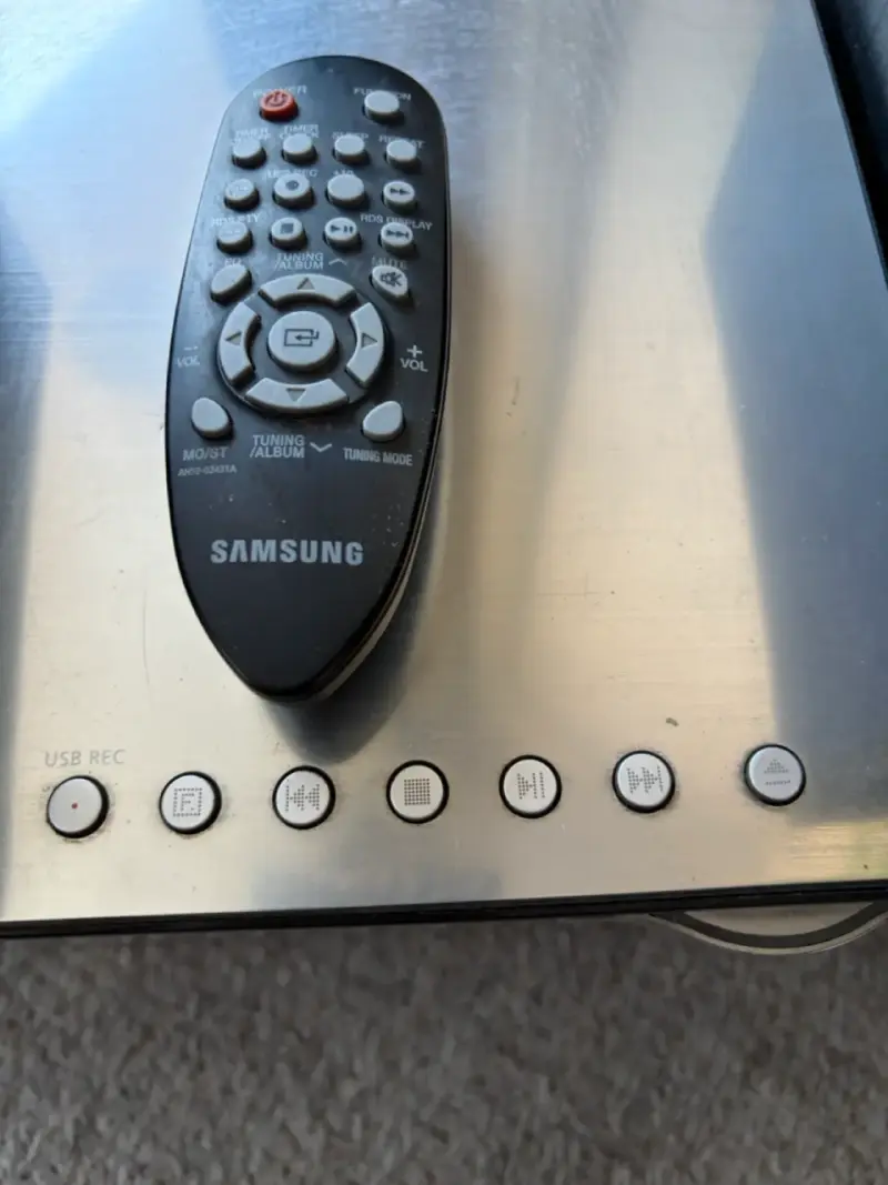 Equipo de sonido Samsung 800W con parlantes - 2