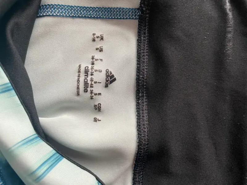 Leggings deportivos estampados azul y blanco - 5