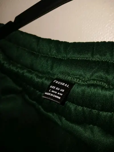 Pantalón Deportivo Verde, talla L. - miniatura 3