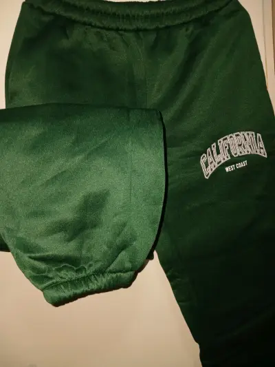 Pantalón Deportivo Verde, talla L. - miniatura 4