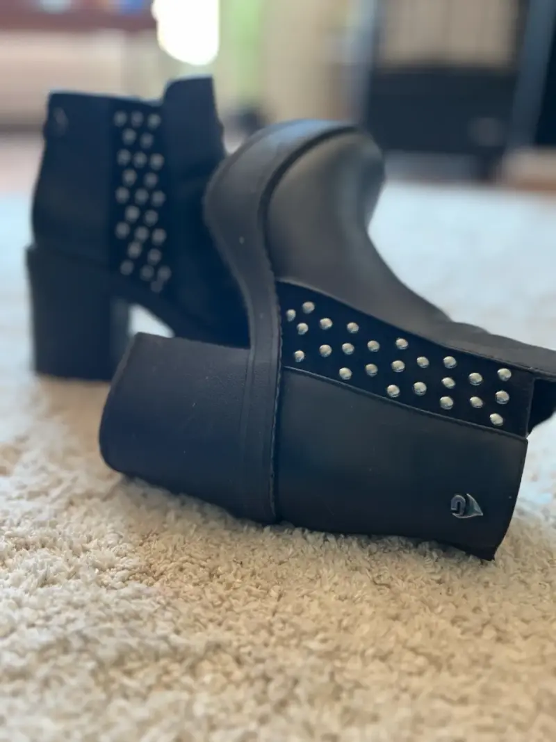 Botines negros mujer con tachas Gotta - 2