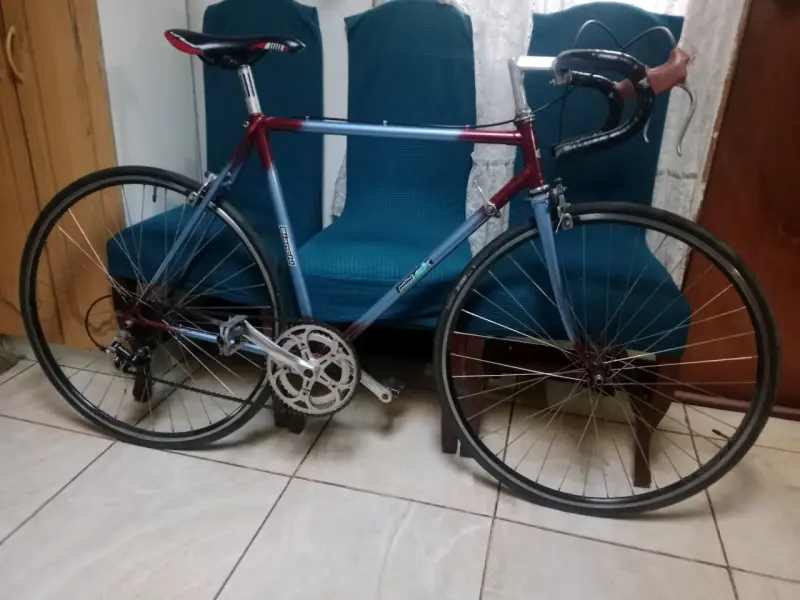 Bicicleta de carretera vintage color azul y rojo - 1