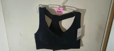 Top deportivo negro con espalda cruzada - miniatura 4