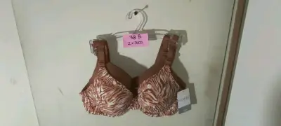 Top deportivo negro con espalda cruzada - miniatura 5