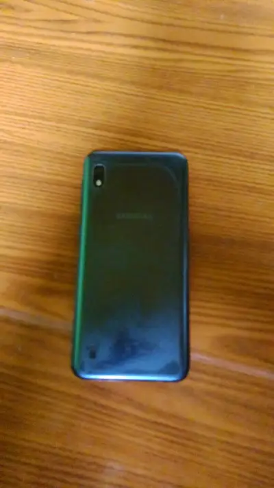 Samsung Galaxy A10 en buen estado negociable - miniatura 3
