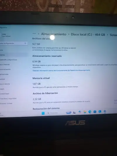 Laptop ASUS con pantalla de 15 pulgadas - miniatura 1