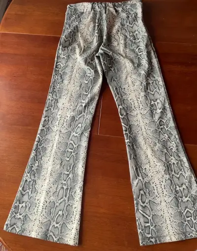 Pantalones estampado serpiente tipo leggins - miniatura 2