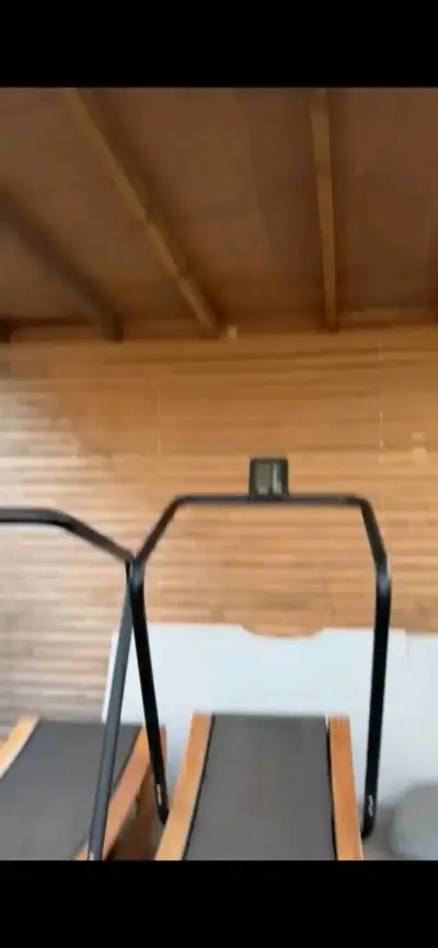 Trotadora curva de madera y metal - miniatura 2