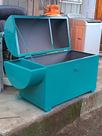 Baúl metálico grande color turquesa - miniatura 1
