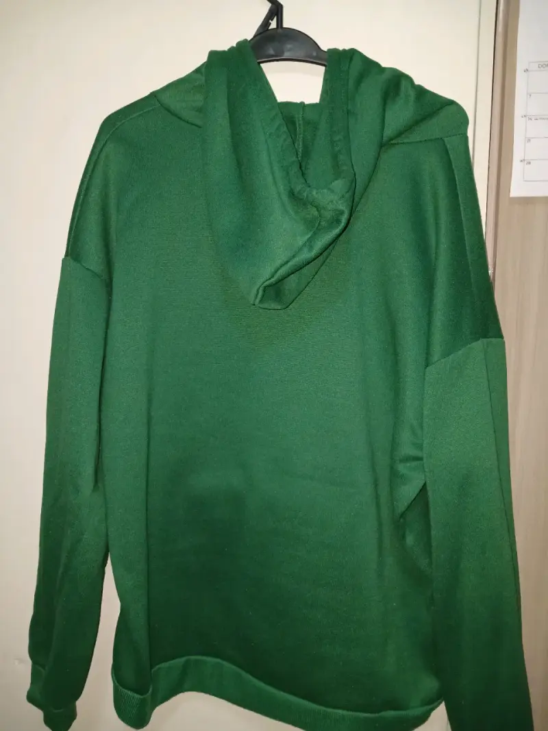Polerón Verde con Capucha, talla XL. - 2