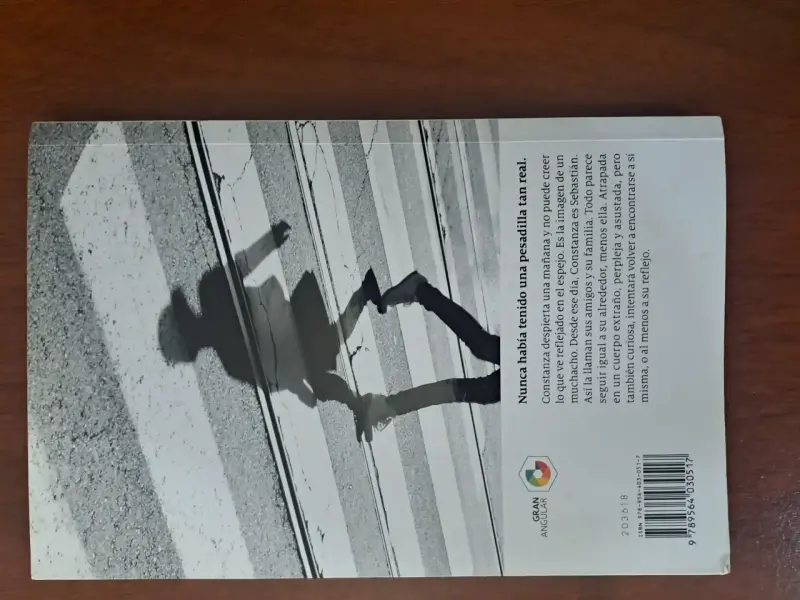 Libro 'Desde la otra vereda' de Lorena Rodríguez - 2