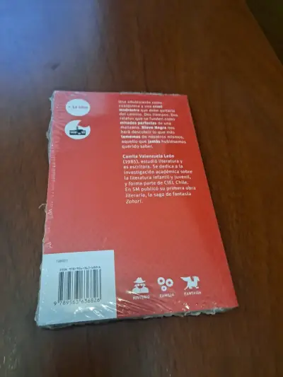Libro juvenil 'Nieve Negra' de Camila Valenzuela - miniatura 2