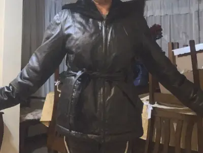 Chaqueta de cuero negra con capucha L - miniatura 1