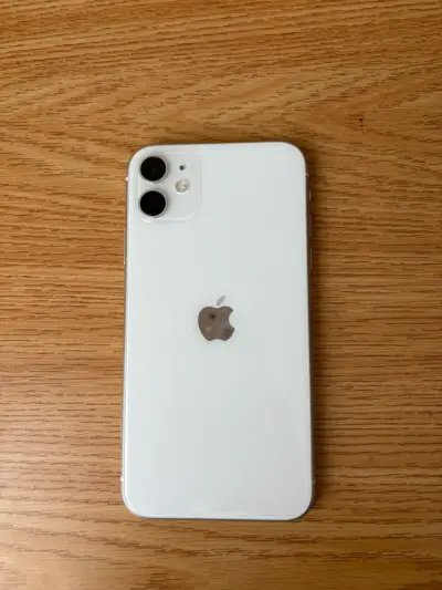iPhone 11 blanco en buen estado - miniatura 1