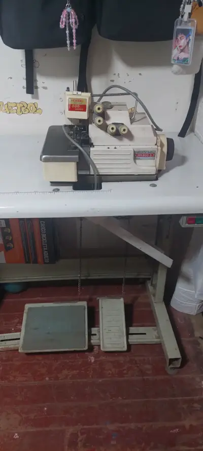 Máquina overlock industrial Hoseki HK800-5 - miniatura 1