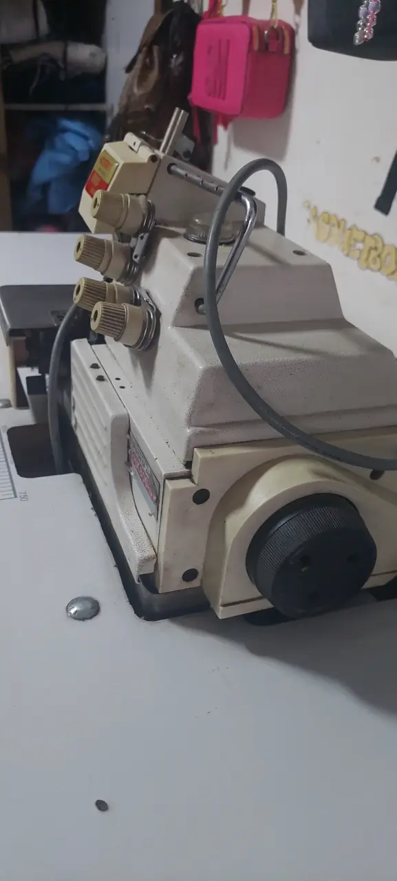 Máquina overlock industrial Hoseki HK800-5 - 3