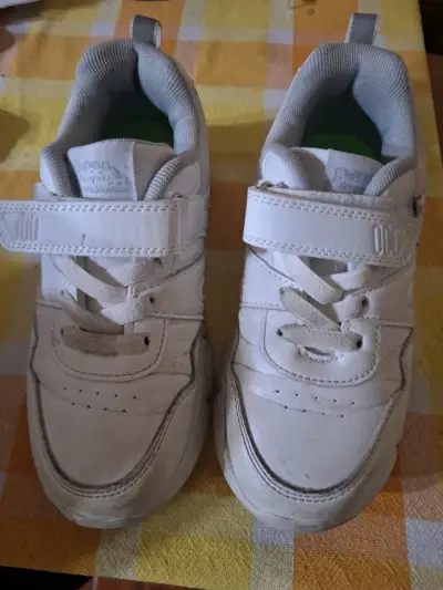 Zapatillas deportivas blancas para niños - miniatura 1