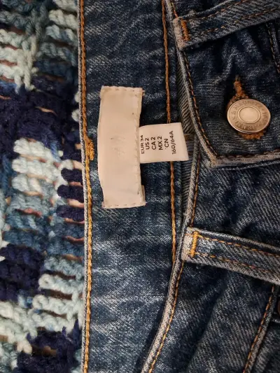 Jeans de mezclilla azul para mujer - miniatura 2