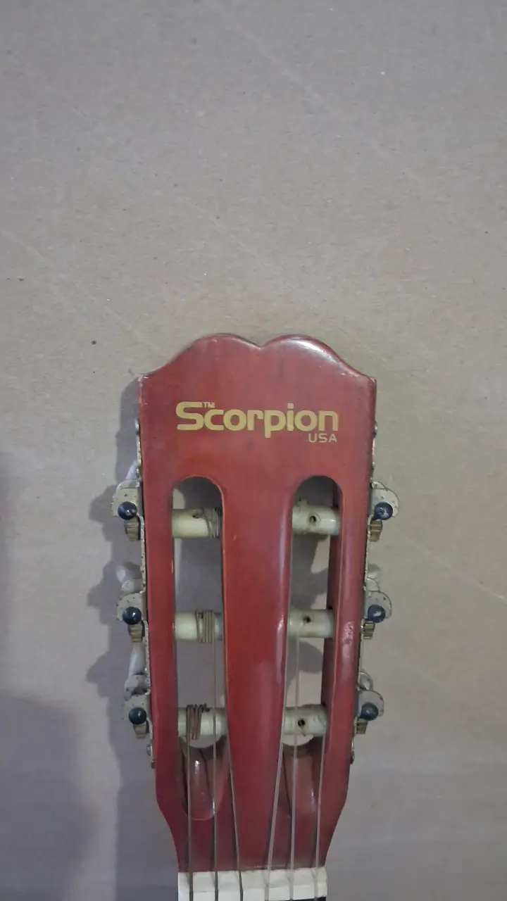 Guitarra acústica clásica de madera - 3