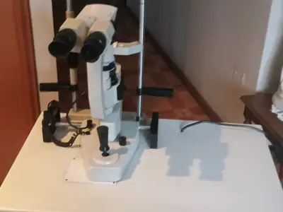 Lampara de hendidura - miniatura 2