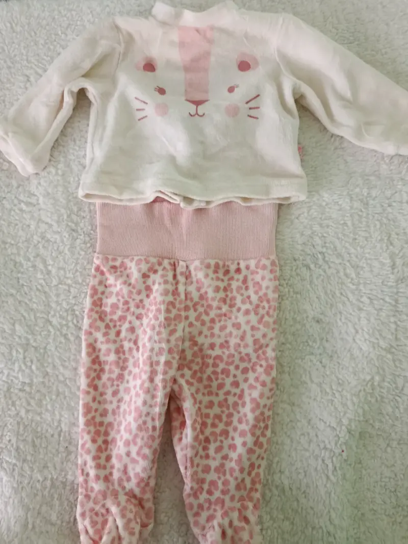Conjunto de  infantil con diseño de animal