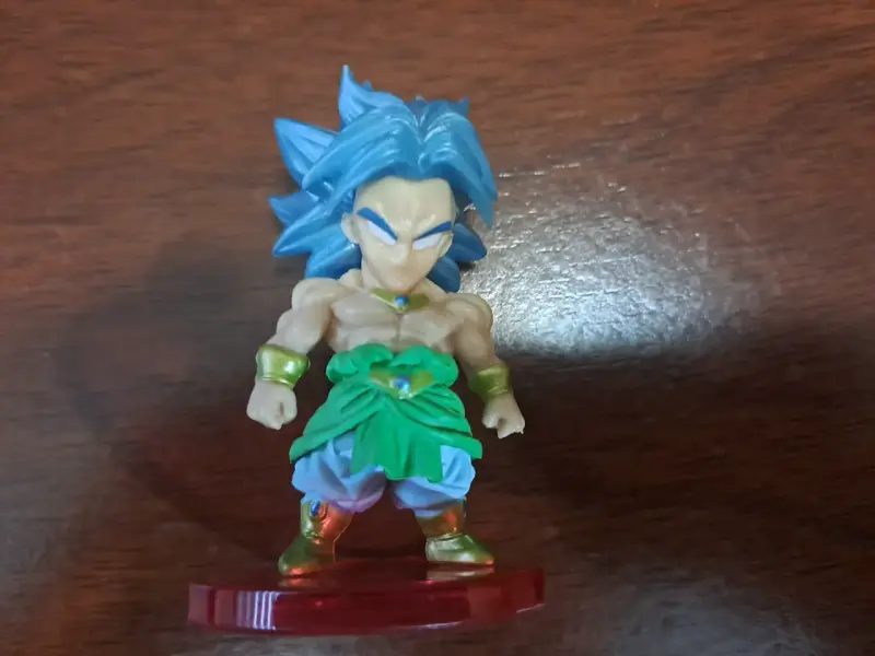 Figura de acción anime con cabello azul - 1
