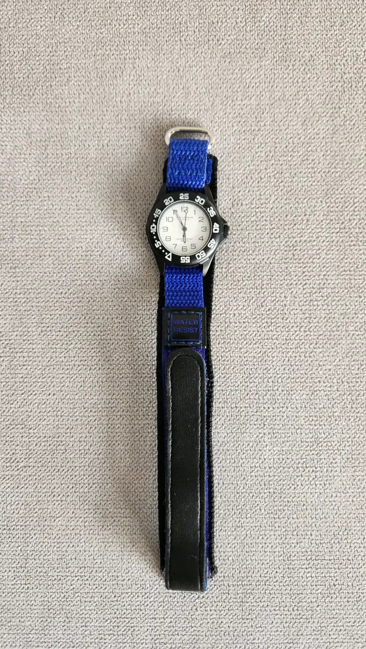 Reloj Ted Lapidus azul con caja original - 2