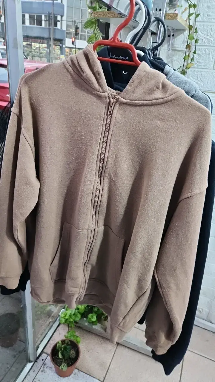 Polerón con capucha beige unisex talla M - 1