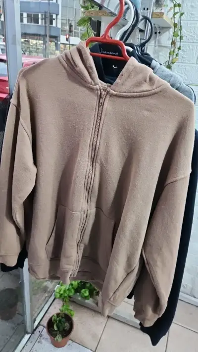 Polerón con capucha beige unisex talla M - miniatura 1