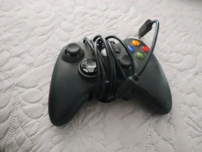 Xbox 360 + Control + Kinect - miniatura 1