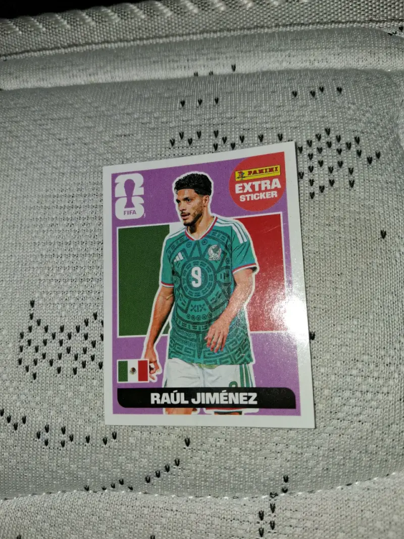 Lámina Panini Raúl Jiménez extra sticker FIFA 2026