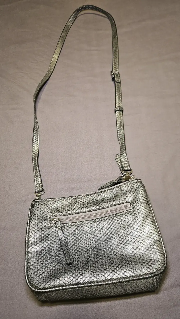 Cartera Amphora plateada con correa ajustable - 2