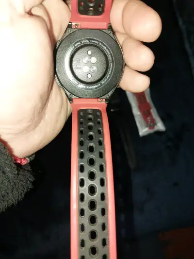 Reloj inteligente deportivo con correas - miniatura 3
