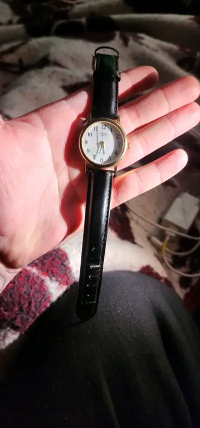 Reloj de pulsera Casio clásico negro - miniatura 2