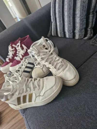 Zapatillas deportivas blancas Adidas - miniatura 1