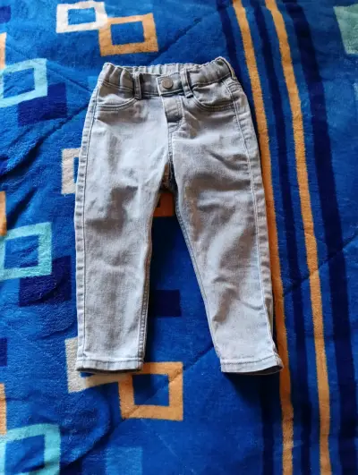 Pantalones de mezclilla para niño - miniatura 1