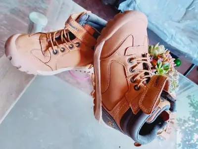 Botines de invierno para niños color marrón - miniatura 1