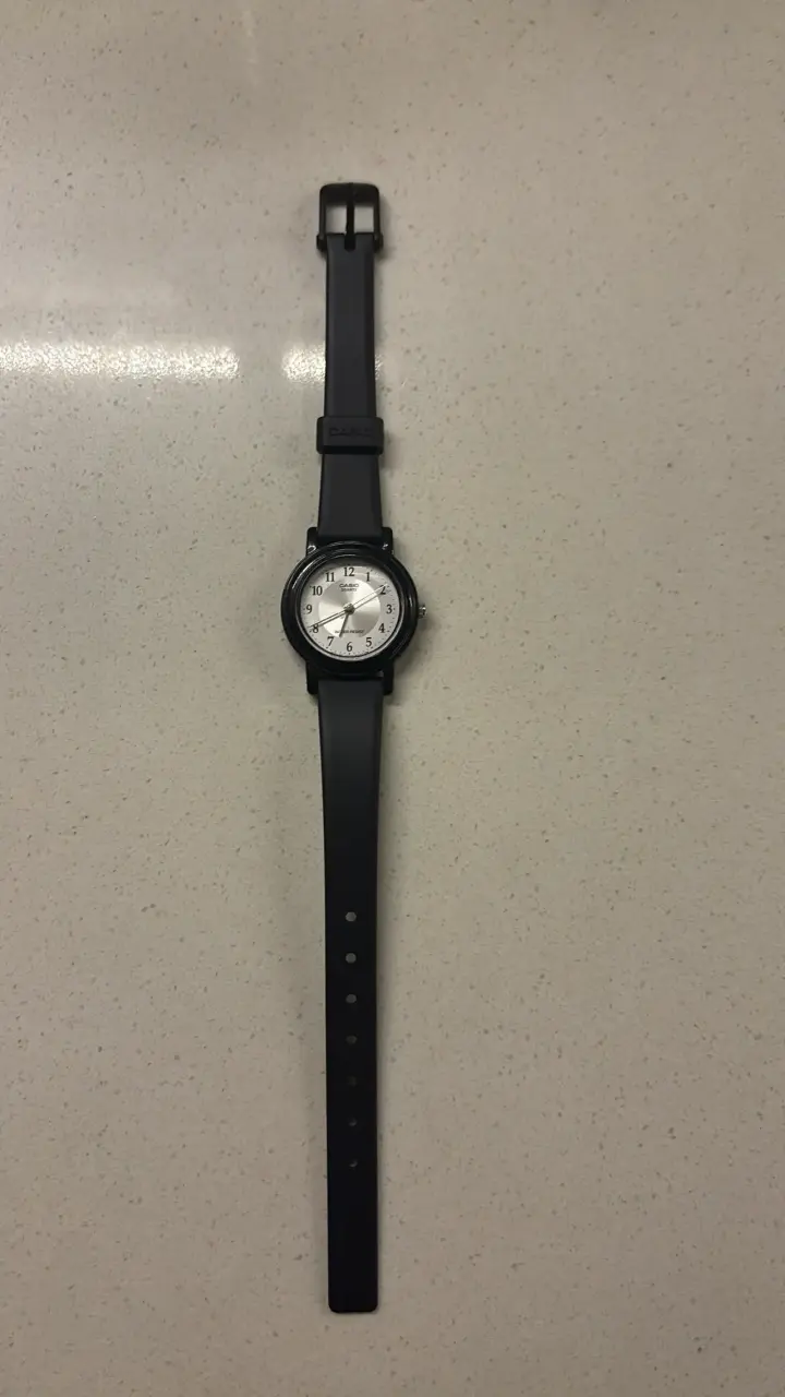 Reloj Casio clásico negro - 1