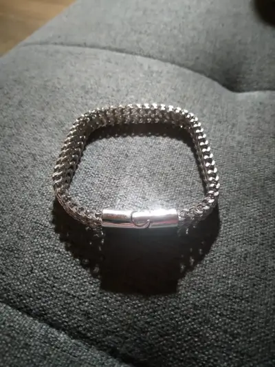 Pulsera de cadena plateada - miniatura 3