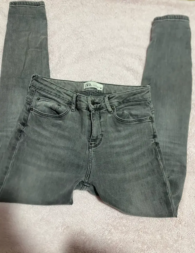 Jeans gris oscuro Zara para mujer - 2