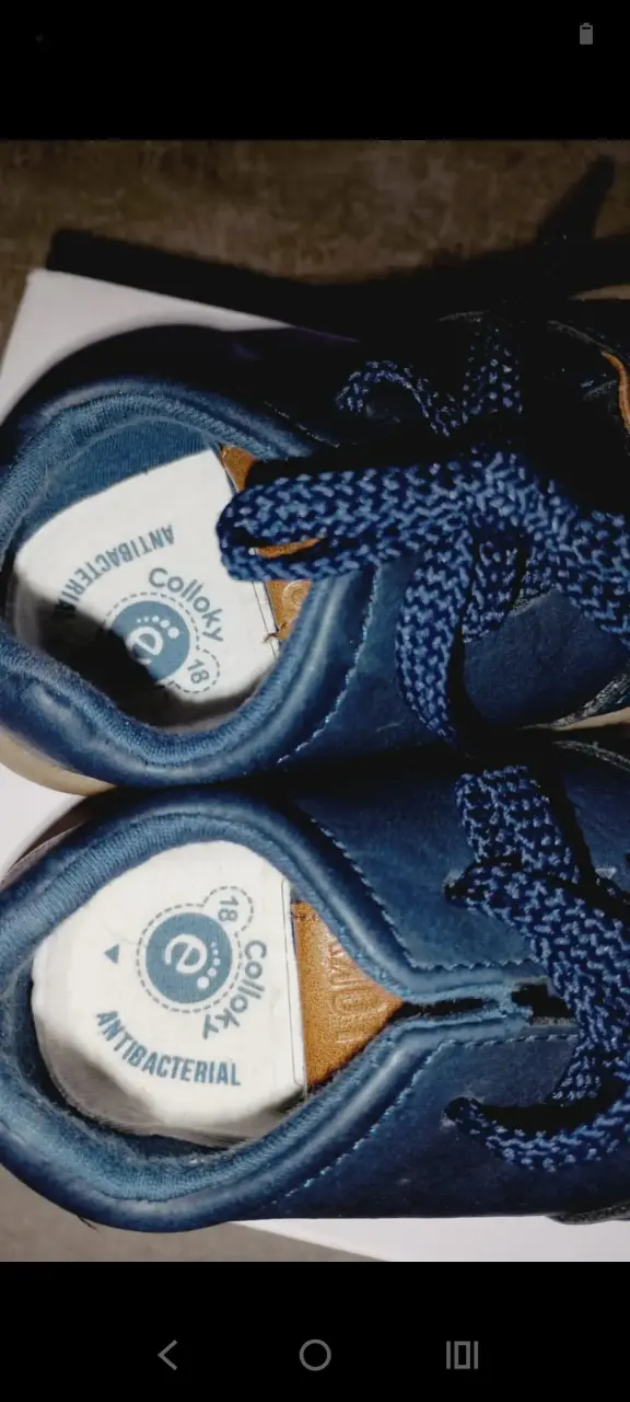 Zapatos de bebé azul marino con cordones - 3