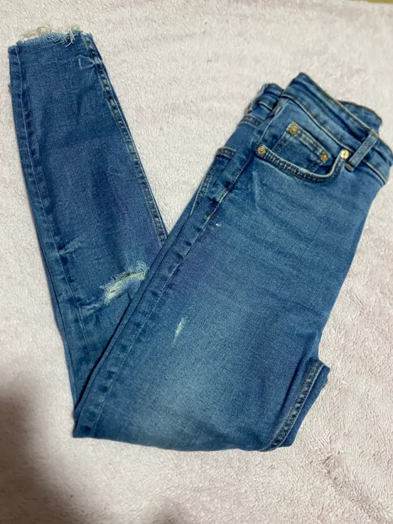 Jeans azul desgastados para mujer - 1